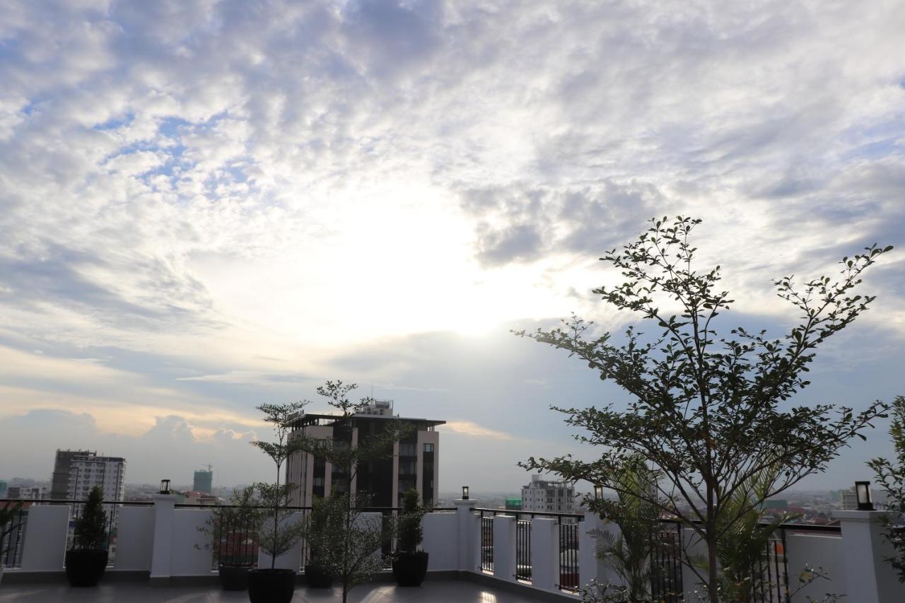 Sun Apartment Phnom Penh Exterior photo